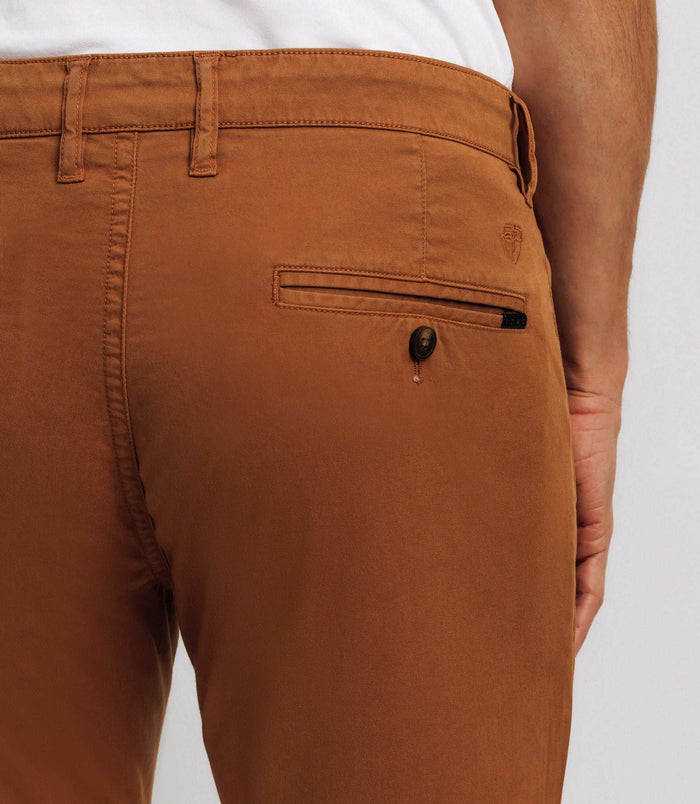 Izac Pantalon Casual Stretch Camel Foncé