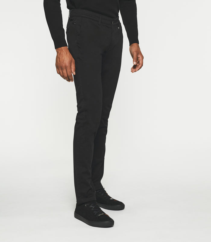 izac Pantalon chino slim noir VANAMA