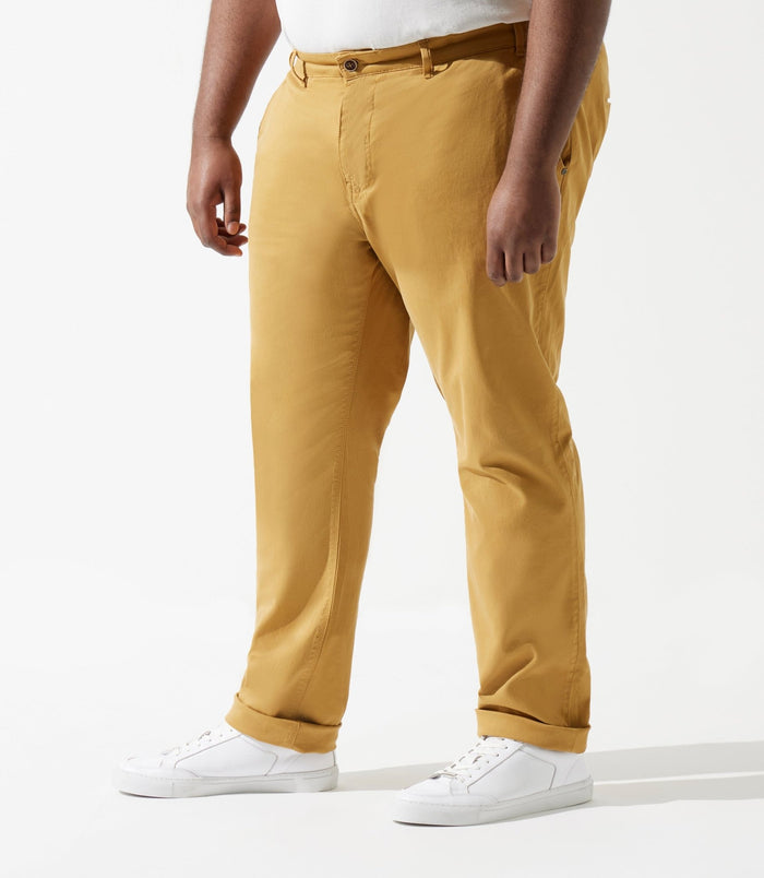 izac Pantalon en coton stretch camel PACHELORBT