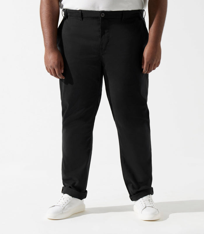 izac Pantalon en coton stretch noir PACHELORBT