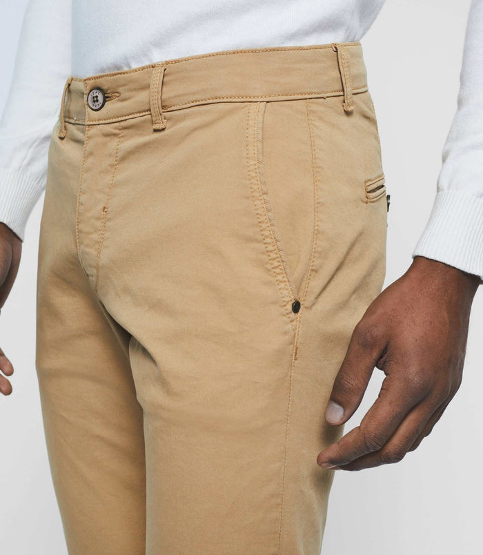 Izac Pantalon Slack Casual Beige "Pachelorrea"