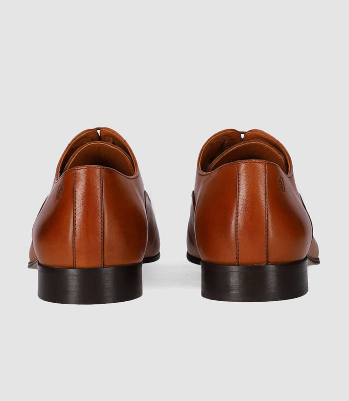 Izac Richelieu à Bout Droit Camel EMANUEL