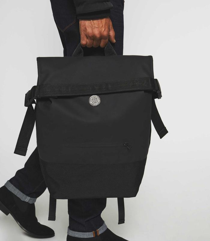 izac Sac sport avec blason noir WINNER