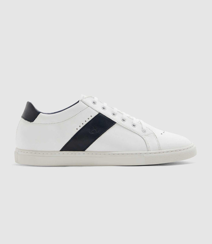 izac Sneakers en cuir blanche et marine "Eva"