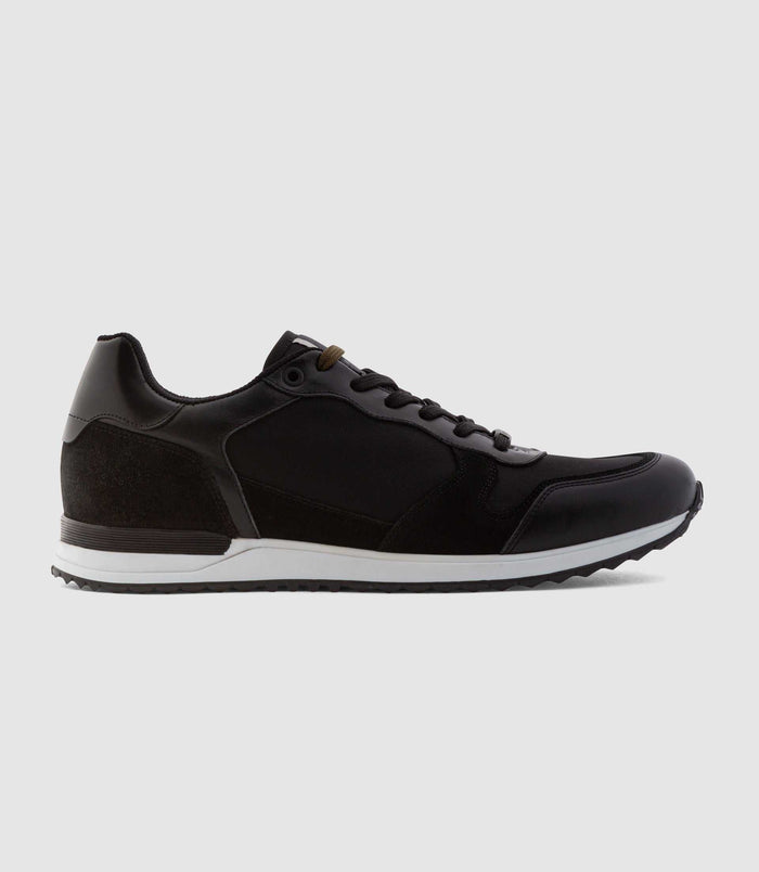 izac Sneakers en cuir noir "Cael"