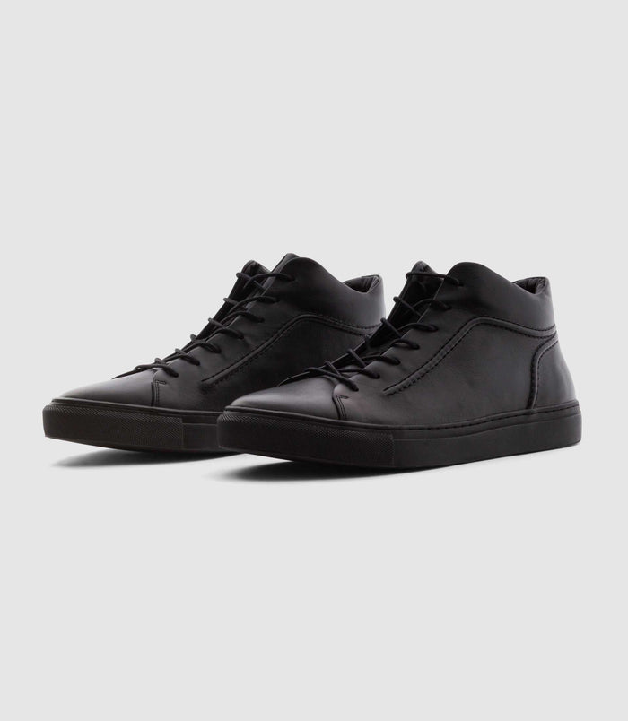 Izac Sneakers En Cuir Noir "Cassius"