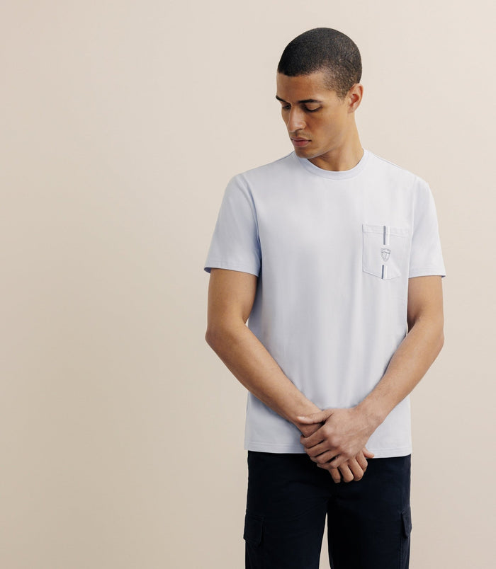 izac T-shirt à poche ciel