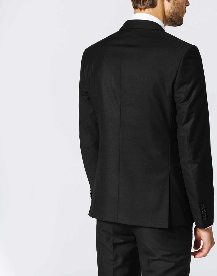 izac Veste Ville Cérémonie Noire