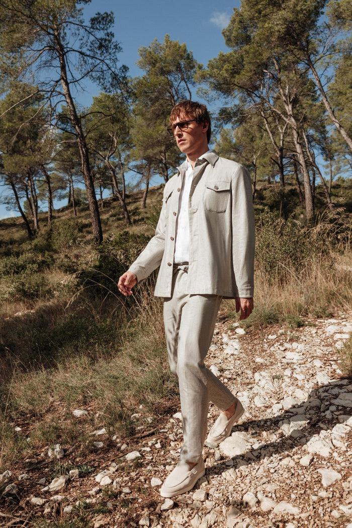 izac Veste ville grise