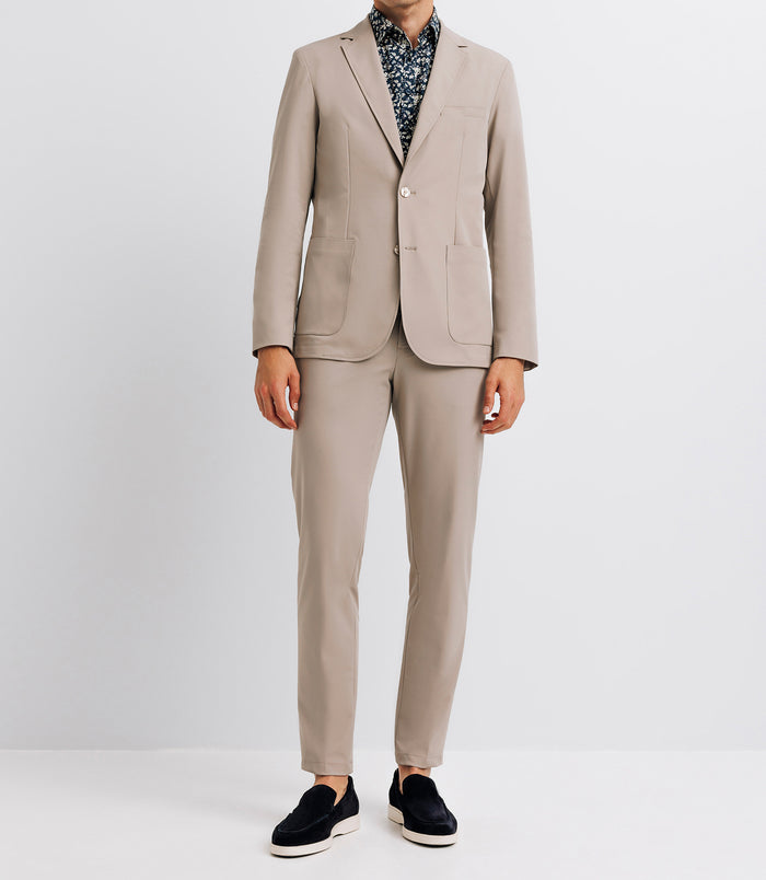 izac Veste ville mastic