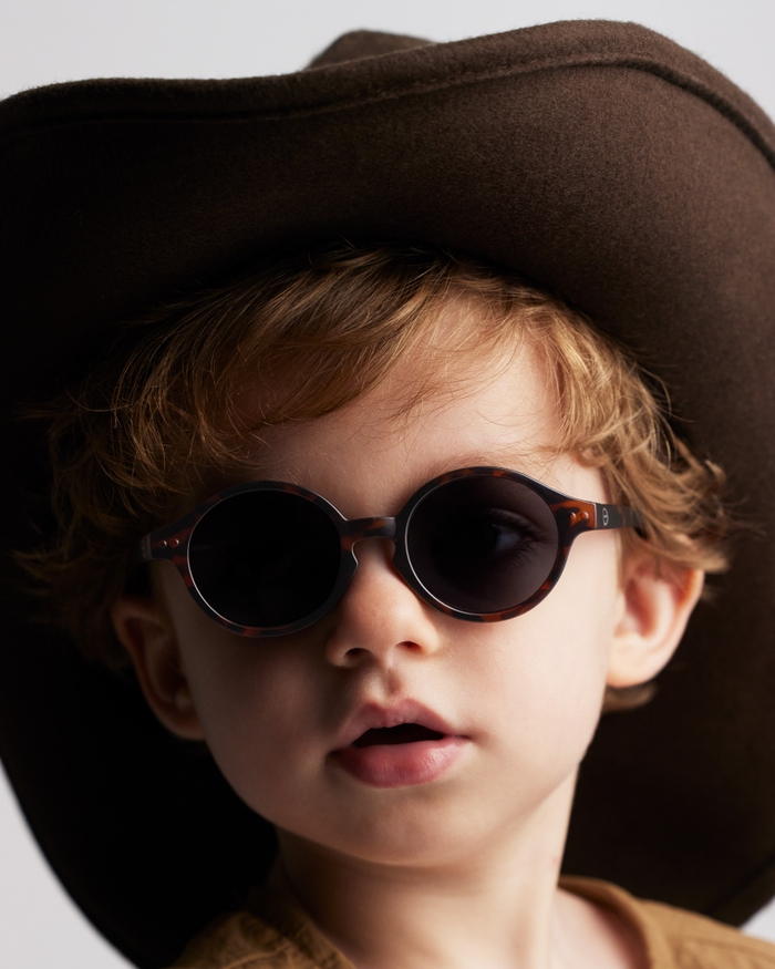 izipizi Conseil taille : votre enfant grandit vite Si vous hésitez prenez la taille au-dessus. Voir le modèle KIDS+ 3-5 ans