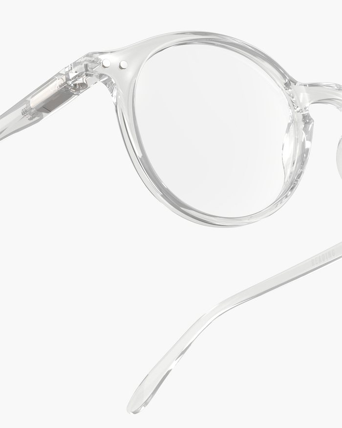 Izipizi Découvrez Les Lunettes De Lecture #D Crystal – Une Monture Ronde Entièrement Transparente Qui Mise Sur L’élégance Minimaliste. Fabriquées En Matière Biosourcée Elles Allient Légèreté Et Modernité. Avec Des