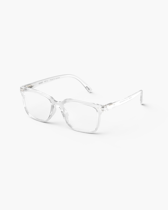Izipizi Découvrez Les Lunettes De Lecture #L Crystal – Une Monture Rectangulaire Qui Allie Audace Et Minimalisme. Conçues En Matière Biosourcée Elles Dévoilent Leur Structure à Travers Un Design Totalement Transparent Po