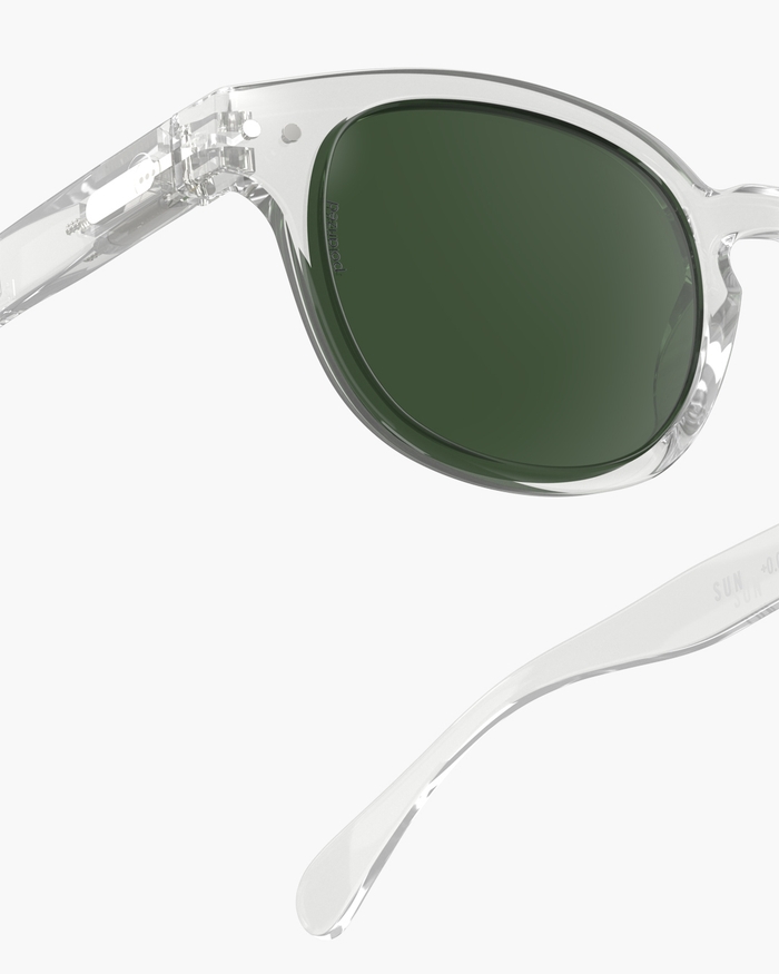 Izipizi Découvrez Les Lunettes De Soleil #C Crystal Polarized – Votre Nouvel Accessoire Incontournable Préparez-vous à Faire Tourner Les Têtes Avec Ces Lunettes De Soleil Ultra-cool Fabriquées à Partir De Matériaux Bio.
