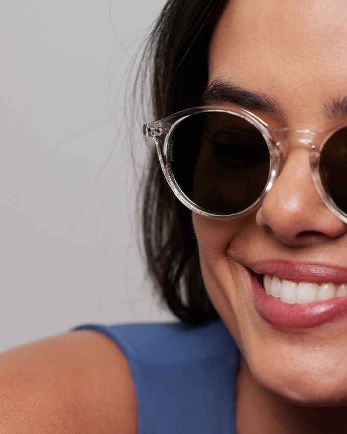 Izipizi Découvrez Les Lunettes De Soleil #D Crystal Polarized – Votre Nouvel Accessoire Incontournable Préparez-vous à Faire Tourner Les Têtes Avec Ces Lunettes De Soleil Ultra-cool Fabriquées à Partir De Matériaux Bio.