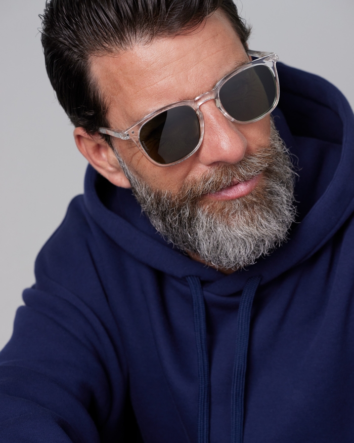 Izipizi Découvrez Les Lunettes De Soleil #E Crystal Polarized – Votre Nouvel Accessoire Incontournable Préparez-vous à Faire Tourner Les Têtes Avec Ces Lunettes De Soleil Ultra-cool Fabriquées à Partir De Matériaux Bio.