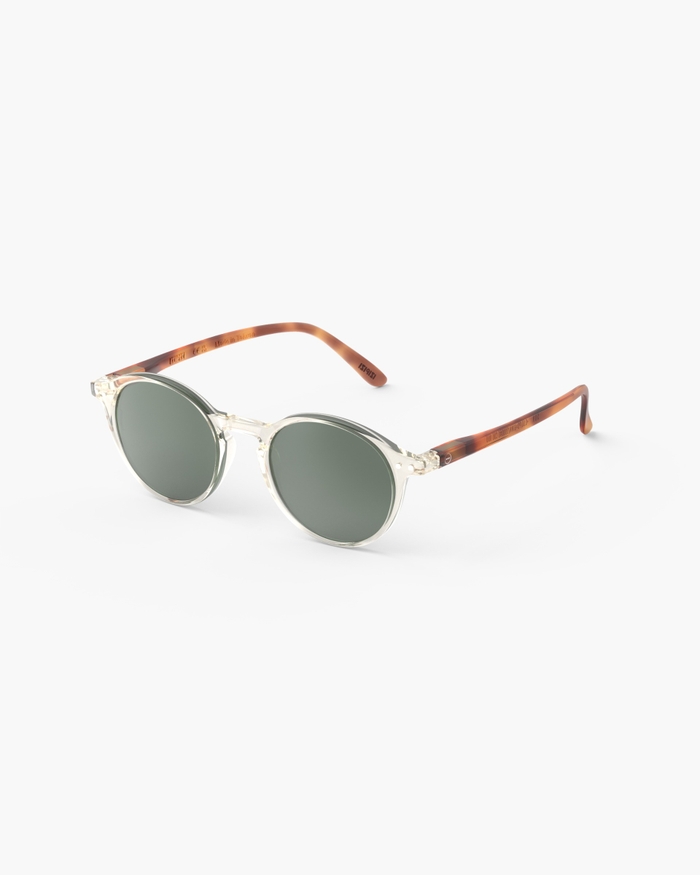 Izipizi Découvrez Les Lunettes De Soleil Polarisées #D Sandstorm – La Monture Ronde Couleur Champagne Illumine Le Visage Avec Une Touche Subtile Et Lumineuse. Les Branches Ajoutent De La Profondeur Et Du Contraste Créant Un