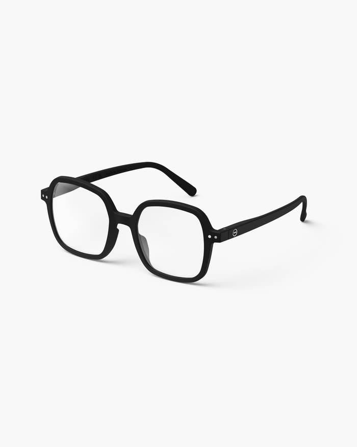 Izipizi Découvrez #OFFICE Black Notre Paire Oversize Carrée Spécialement Conçue Pour La Lecture. Avec Son Style Audacieux Et Son Fini Mat Elle Offre Une Vision Claire Tout En Ajoutant Un Touche Unique à Votre Look. Que Ce S
