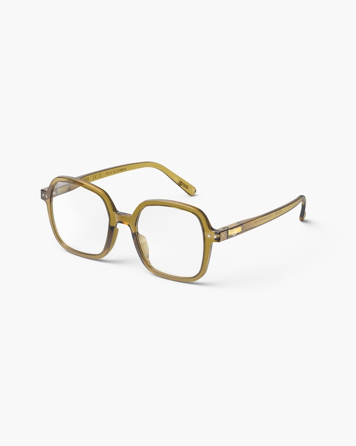 Izipizi Découvrez #OFFICE Golden Green Notre Paire Oversize Carrée Spécialement Conçue Pour La Lecture. Avec Sa Monture Cristalline Et Son Fini Brillant Elle Apporte Une Touche D’éclat à Votre Style Tout En Offrant Une V