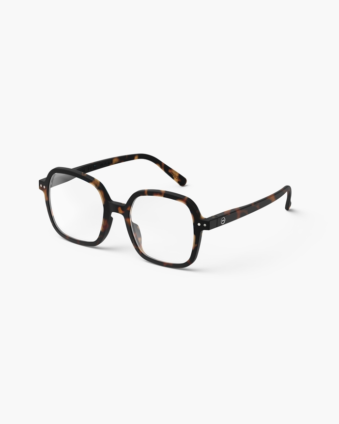 Izipizi Découvrez #OFFICE Tortoise Notre Paire Oversize Carrée Spécialement Conçue Pour La Lecture. Avec Son Design Vintage Mais élégant Et Son Fini Mat Elle Allie Sophistication Et Confort Incomparable. Que Ce Soit Pour T