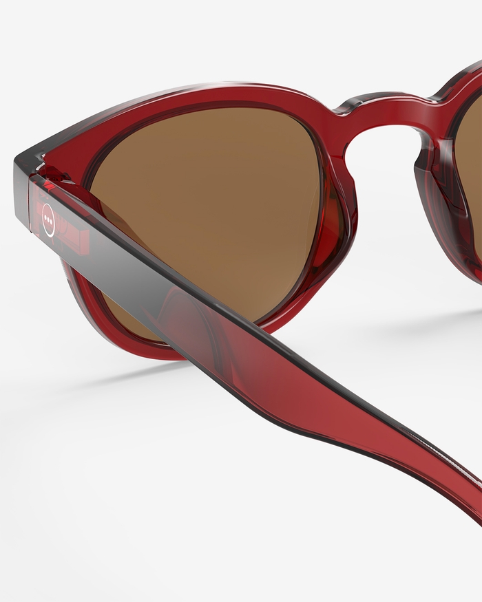 Izipizi Le Modèle Red Tape Invite Vos Enfants à Découvrir Le Monde Du Travail Sous Le Signe De L'amusement. Parce Qu'il N'y A Pas D'âge Pour Voir La Vie En Grand