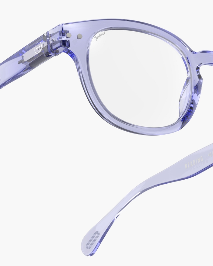 Izipizi Les Lunettes De Lecture #C Athletic Purple Combinent Un Style Dynamique Et Une Teinte Vibrante Qui Met En Valeur Votre Personnalité. Avec Leur Design Vintage Et Leur Caractère Affirmé Elles Offrent Une Touche Unique P