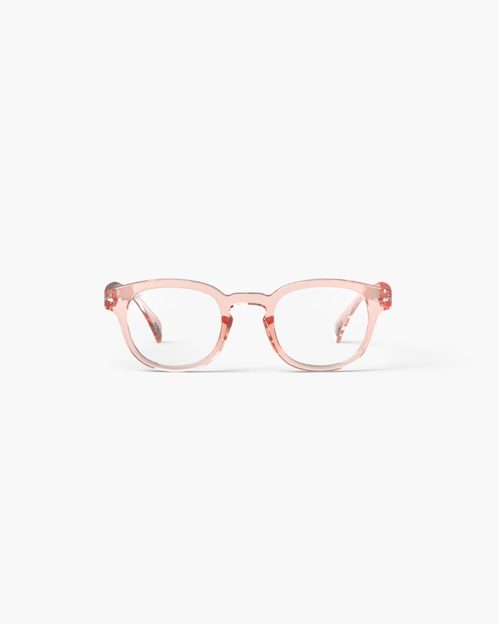 izipizi Les lunettes de lecture #C Sporty Blush offrent un rose subtil et dynamique incarnant l'élégance décontractée du sport. Ce classique vintage fort en caractère est parfait pour celles et ceux qui aiment jouer avec le