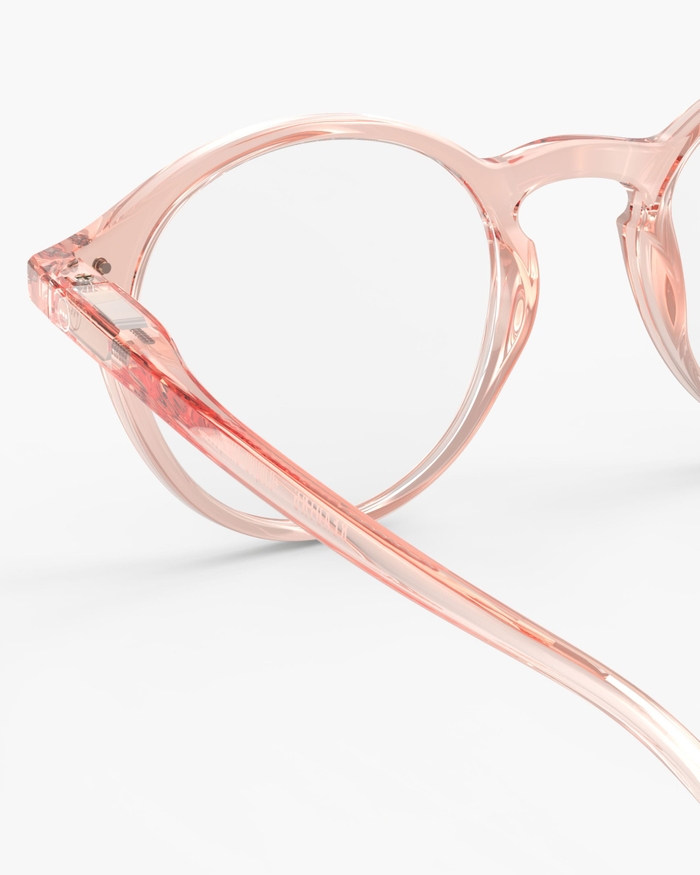 Izipizi Les Lunettes De Lecture #D Sporty Blush Offrent Un Rose Subtil Et Dynamique Incarnant L'élégance Décontractée Du Sport. Intemporelles Et Universelles Elles S'harmonisent Parfaitement Avec Tous Les Visages Devenant Ai