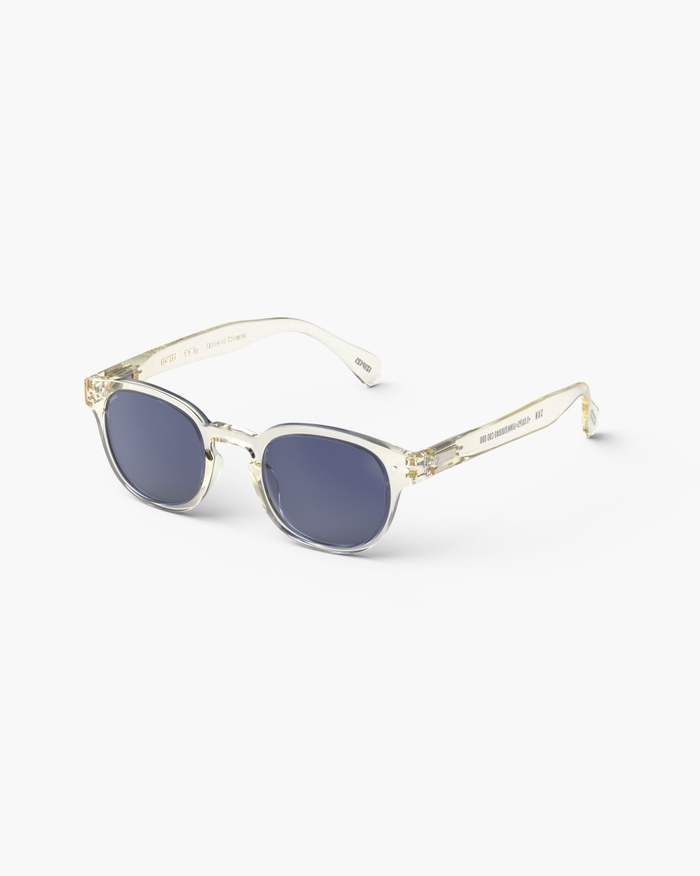 izipizi Les lunettes de soleil #C Active Yellow allient un style classique vintage avec un caractère affirmé. Leur teinte jaune douce et discrète évoque harmonie et tranquillité parfaite pour des moments de détente en plei
