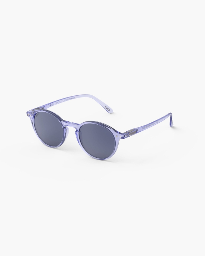 Izipizi Les Lunettes De Soleil #D Athletic Purple Allient Style Et Dynamisme Avec Une Teinte Pleine De Vitalité. Leur Forme Pantos Iconique Intemporelle Et Universelle S'harmonise Parfaitement Avec Tous Les Visages. Inspirées
