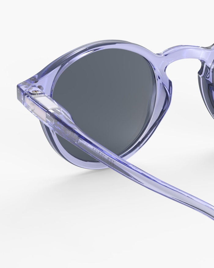 Izipizi Les Lunettes De Soleil Junior #d Athletic Purple Avec Leur Forme Pantos Iconique S'adaptent à Toutes Les Morphologies. Le Coloris Athletic Purple énergique Et Vibrant Donne Aux Petits Un Look à La Fois Audacieux Et é
