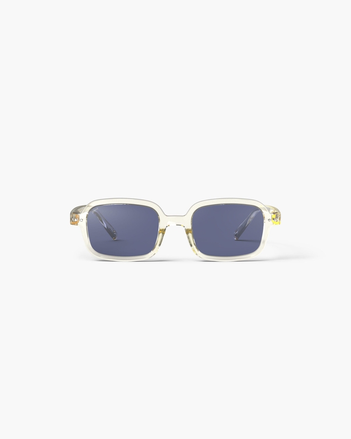 izipizi Les lunettes #PLAY Active Yellow offrent un look décontracté et moderne avec une teinte jaune douce et équilibrée évoquant harmonie et tranquillité. Leur forme rectangulaire est idéale pour les visages ronds souha