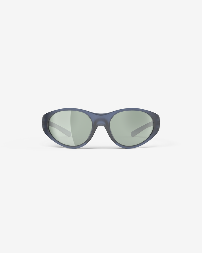 izipizi Sur terre comme sur mer l’objectif est le même : se dépasser pour aller plus loin. Le modèle Horizon vous accompagne avec style pour aller toujours plus loin