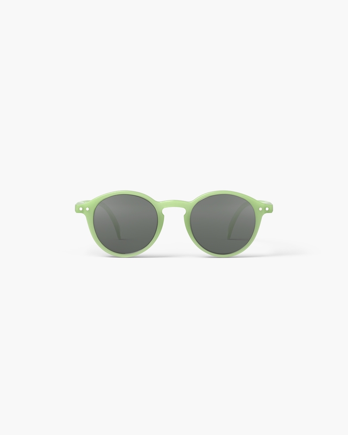 Izipizi Voici Les Lunettes De Soleil JUNIOR SUN #d Pear La Version Mini De Notre Best-seller Forme Pantos Conçu Pour Flatter Tous Les Visages. Ce Modèle Iconique Est également Disponible En BABY KIDS KIDS PLUS Et SUN Permetta