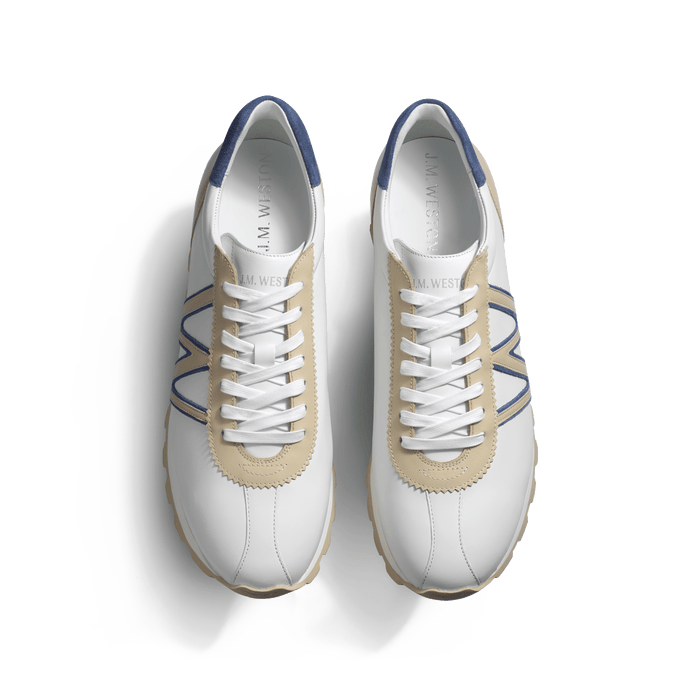 J.m. Weston Basket On My Way En Cuir Veau Lisse Blanc Détails Beige Et Bleu