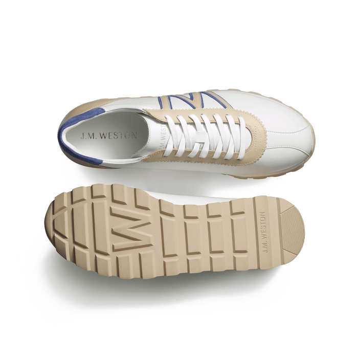 J.m. Weston Basket On My Way En Cuir Veau Lisse Blanc Détails Beige Et Bleu