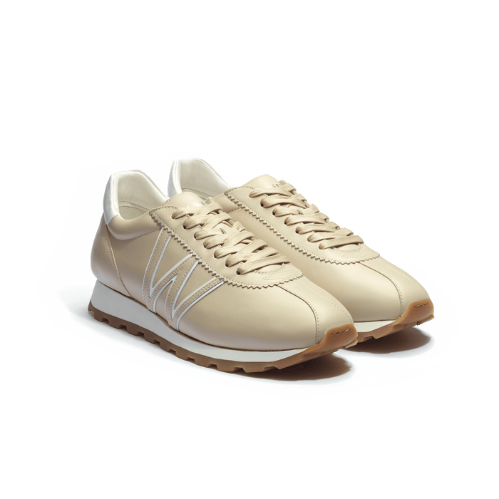 J.m. Weston Basket On My Way En Cuir Veau Sport Beige Détails Blanc