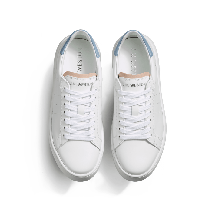 J.m. Weston Basket On Time En Cuir Veau Sport Blanc Détails Nude Et Bleu Clair