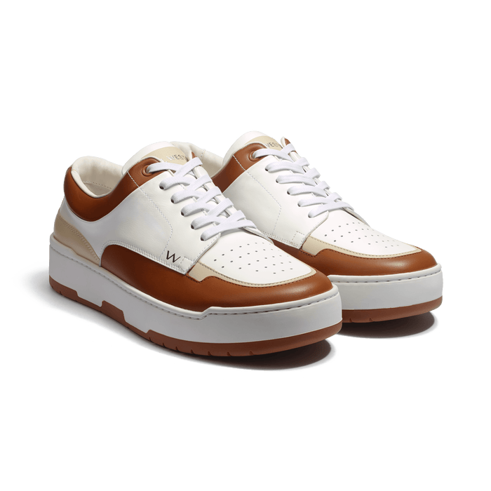 J.m. Weston Basket On Top En Cuir Veau Sport Blanc Détails Beige Et Camel