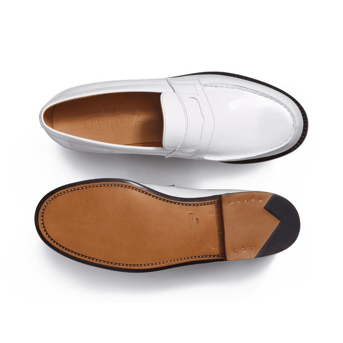 J.m. Weston Mocassin 180 Femme En Cuir Vernis Blanc