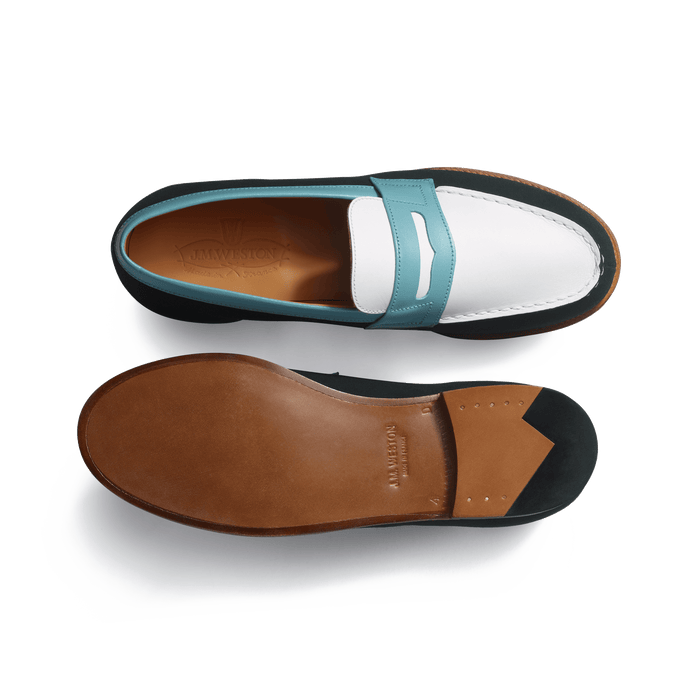 J.m. Weston Mocassin 180 Femme En Cuir Veau Velours Vert Cuir Lisse Blanc Et Cuir Veau Box Campanule