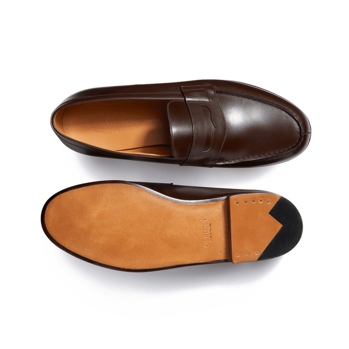 J.m. Weston Mocassin 180 Homme En Cuir Lisse Marron Mélèze