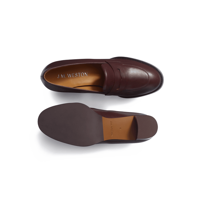 J.m. Weston Mocassin à Talon En Cuir Veau Lisse Bordeaux