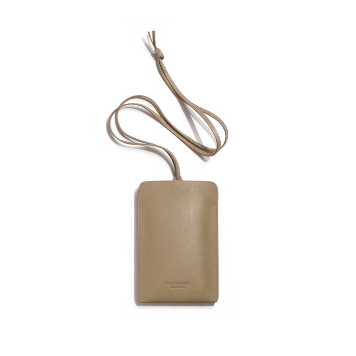 j.m. weston Porte téléphone Double You en cuir veau foulonné beige j.m. weston Porte téléphone Double You en cuir veau foulonné beige