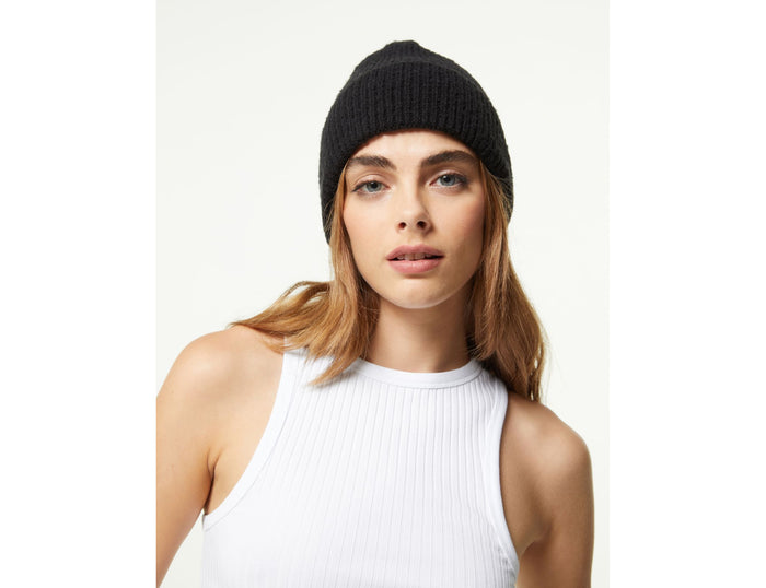 jennyfer Bonnet en maille noire