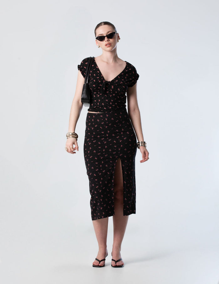 jennyfer Jupe fleurie noire et rouge