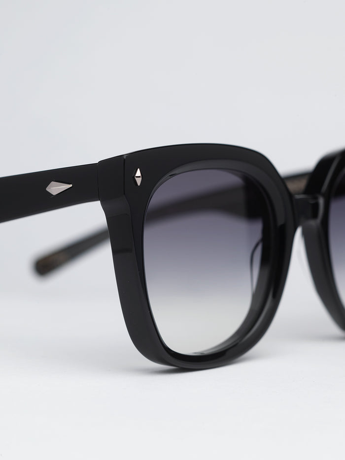 John Dalia Monica - C105