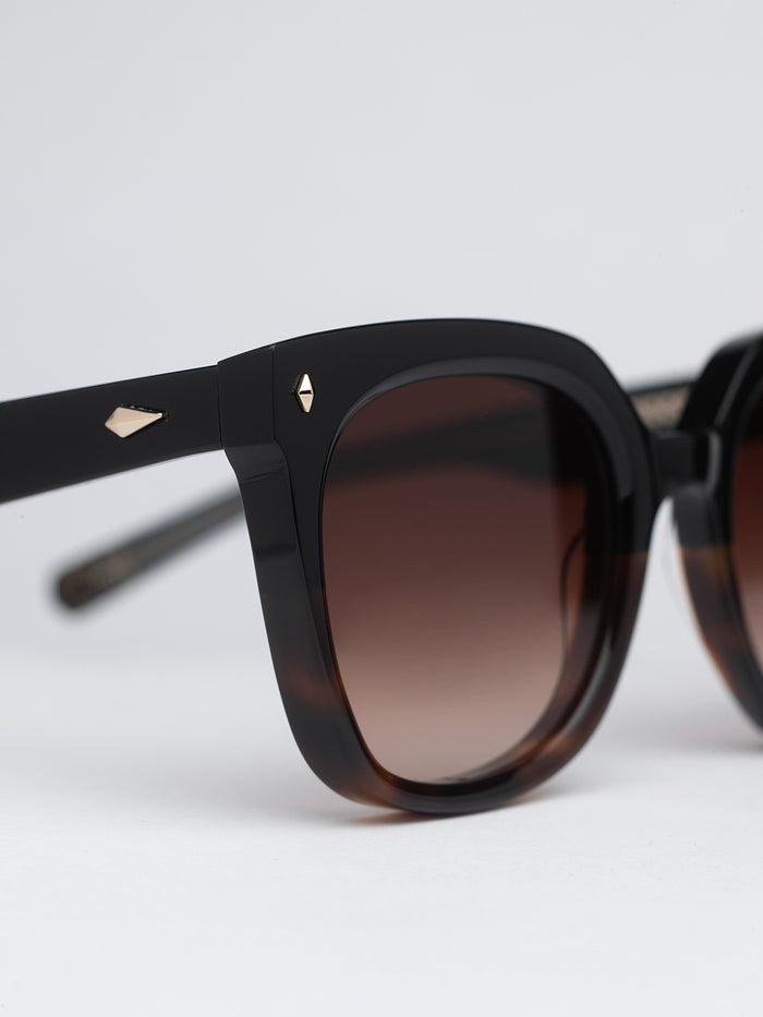 John Dalia Monica - C145