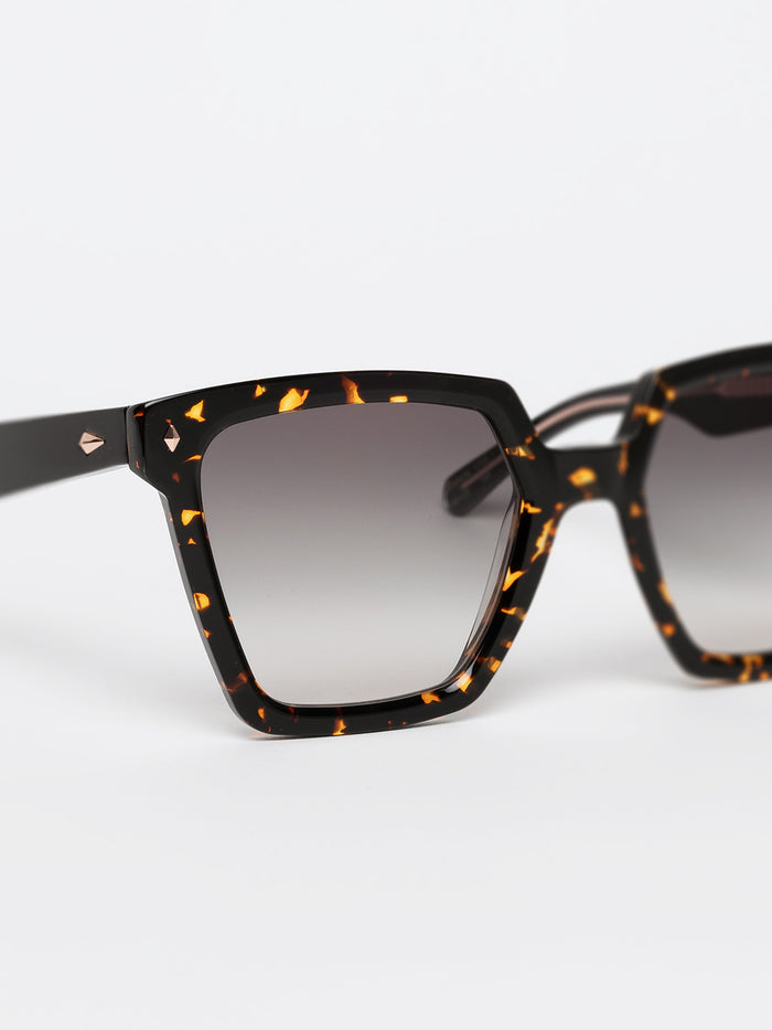 John Dalia Sharon - C128