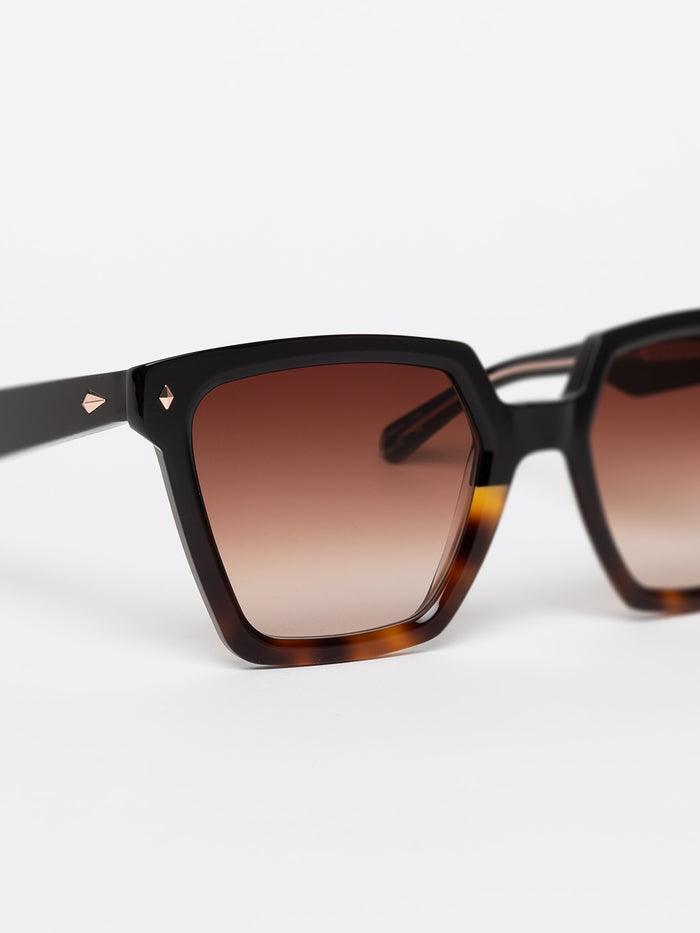 John Dalia Sharon - C145